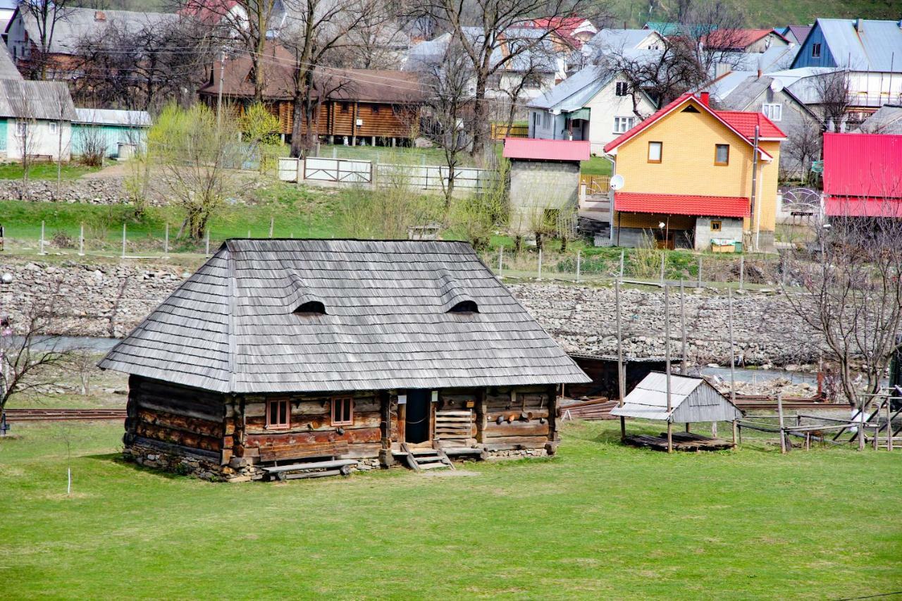 Коло Гір Hotel Kolochava Exterior photo